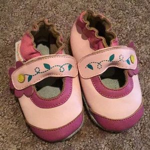 🌷KIMI AND KAI BABY GIRL SHOES SIZE M